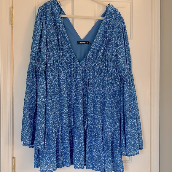 Missguided Ditsy Floral Flare Sleeve Mini Dress - Picture 2 of 8